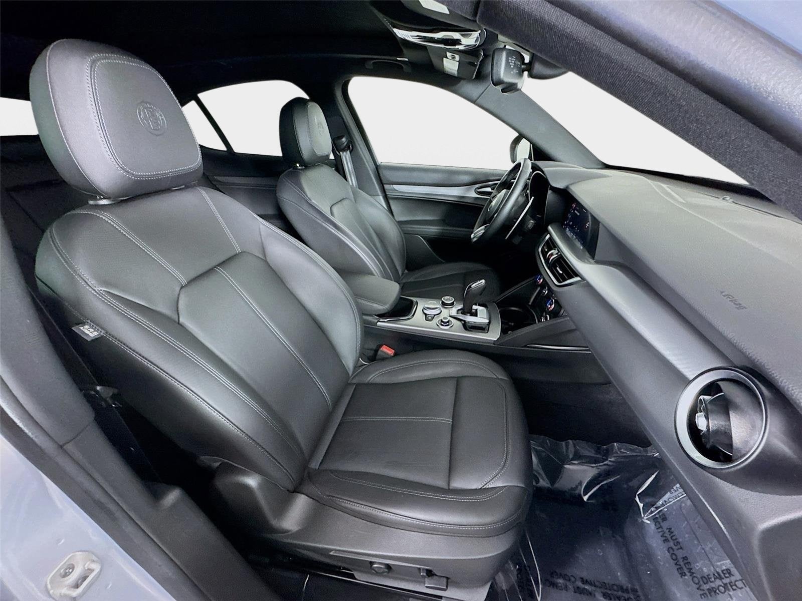 2025 Alfa Romeo Stelvio Base