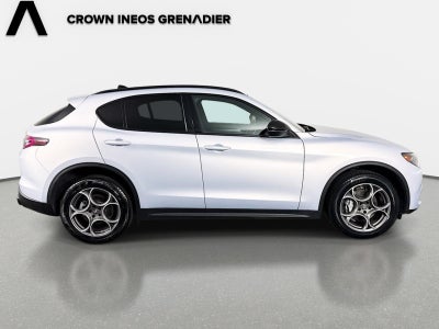 2025 Alfa Romeo Stelvio Base