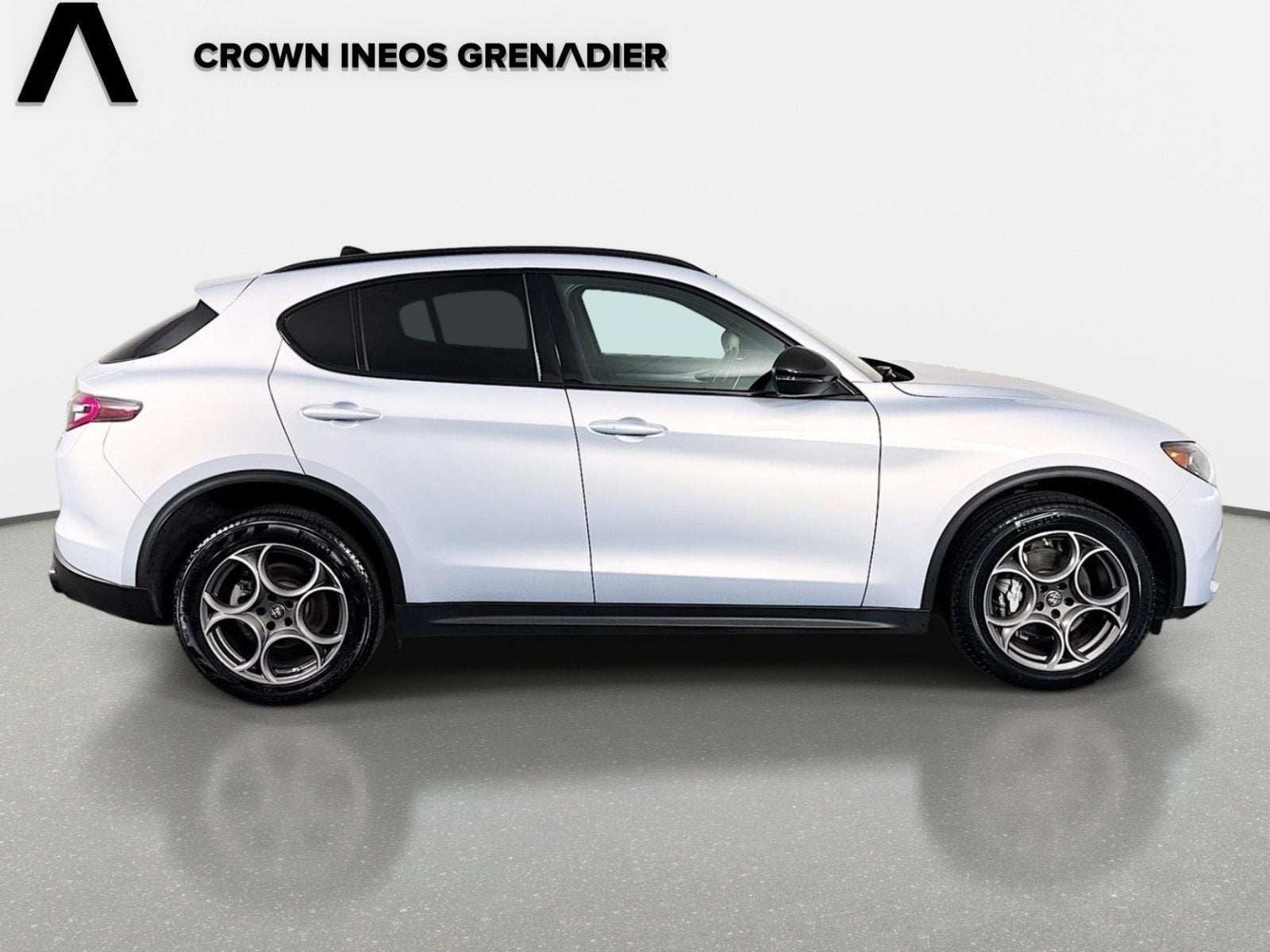2025 Alfa Romeo Stelvio Base