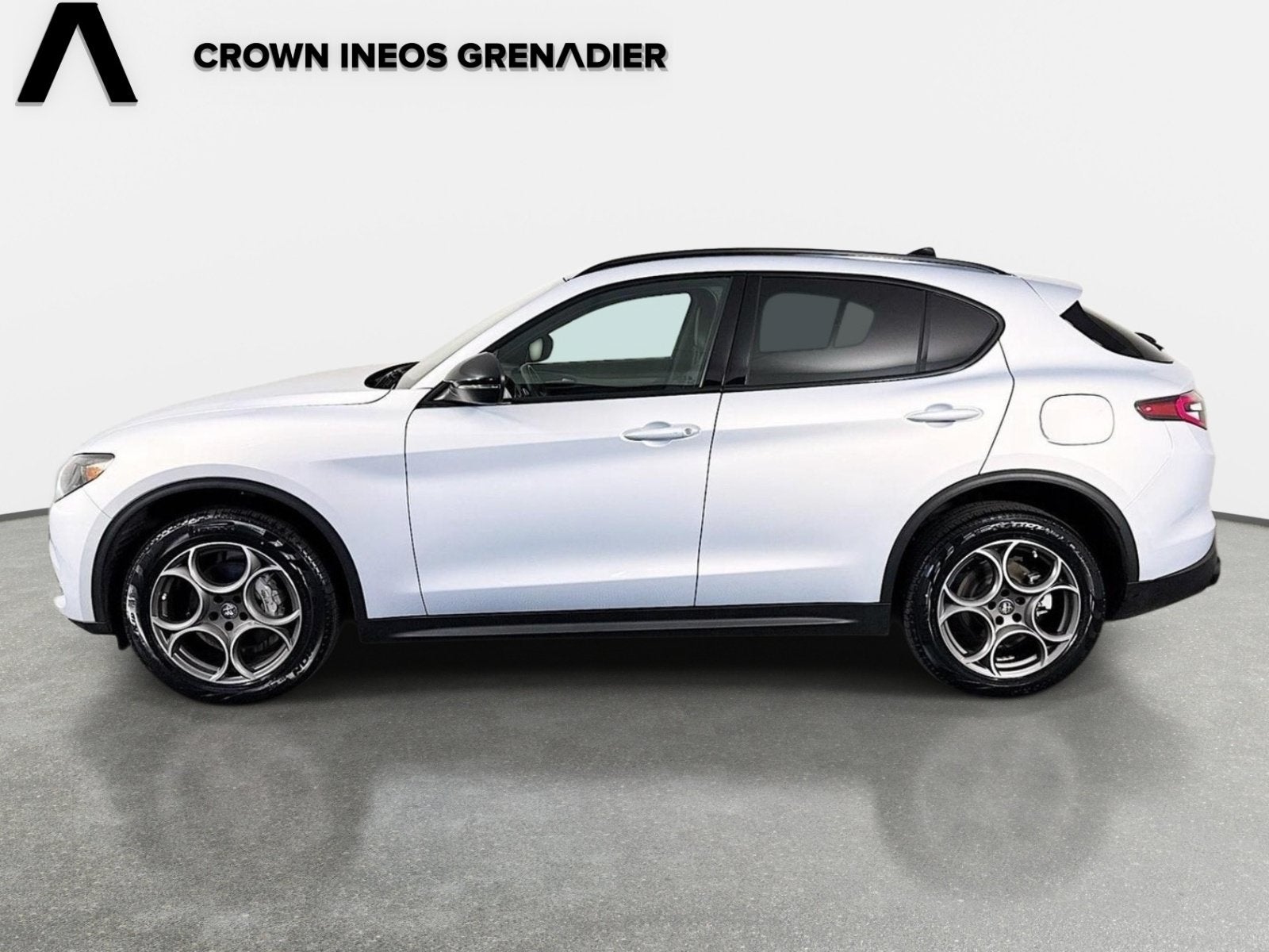 2025 Alfa Romeo Stelvio Base