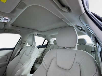 2021 Volvo S60 Momentum