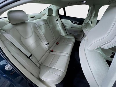 2021 Volvo S60 Momentum