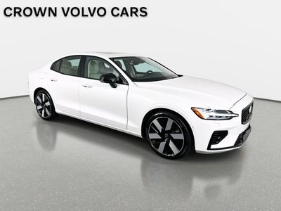 2024 Volvo S60 Recharge Plug-In Hybrid Plus Dark Theme
