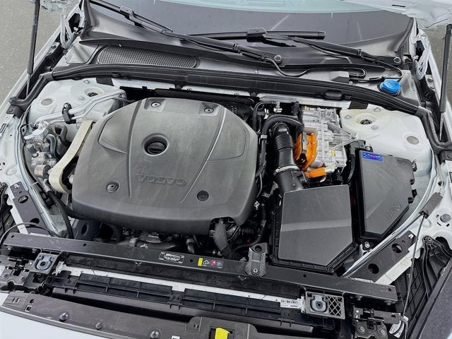 2024 Volvo S60 Recharge Plug-In Hybrid Plus Dark Theme