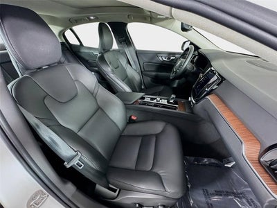 2025 Volvo S60 Plus