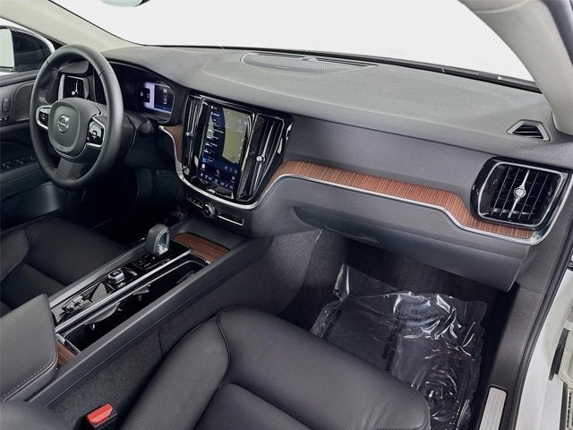 2025 Volvo S60 Plus