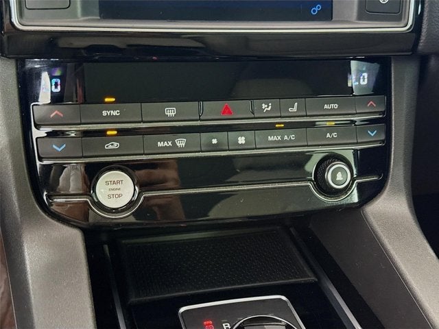 2017 Jaguar F-PACE 35t Prestige