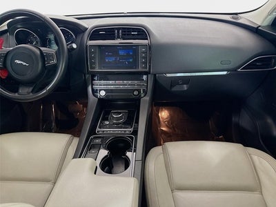 2017 Jaguar F-PACE 35t Prestige