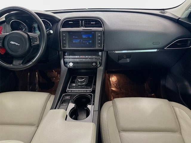 2017 Jaguar F-PACE 35t Prestige