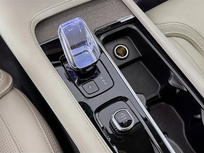 2024 Volvo XC90 Ultimate Bright Theme