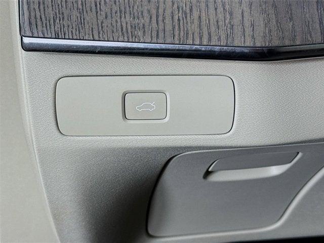 2025 Volvo XC90 Plus