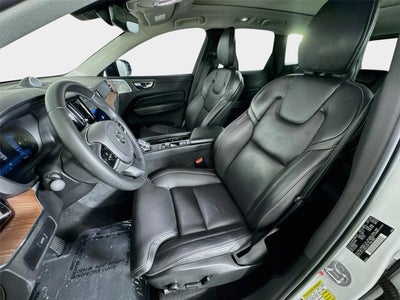 2023 Volvo XC60 Ultimate Dark Theme