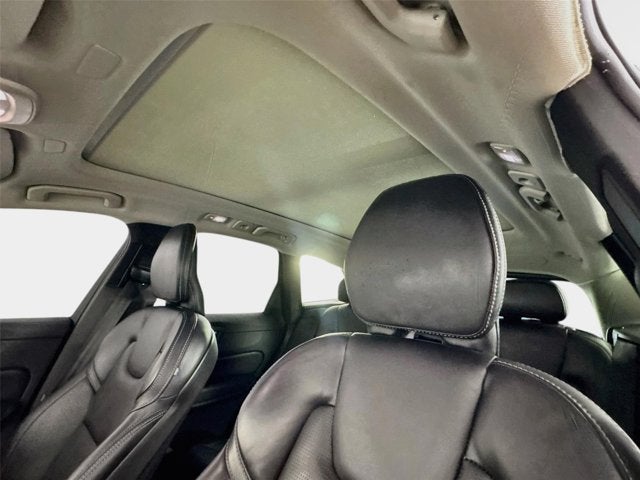 2023 Volvo XC60 Ultimate Dark Theme
