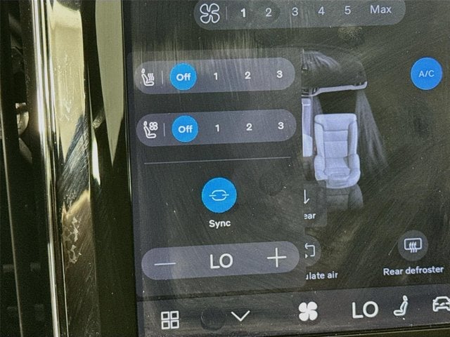 2023 Volvo XC60 Ultimate Dark Theme