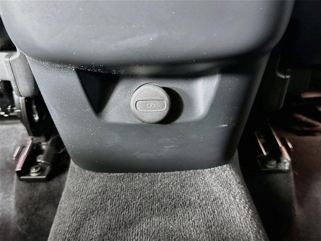 2023 Volvo XC60 Ultimate Dark Theme