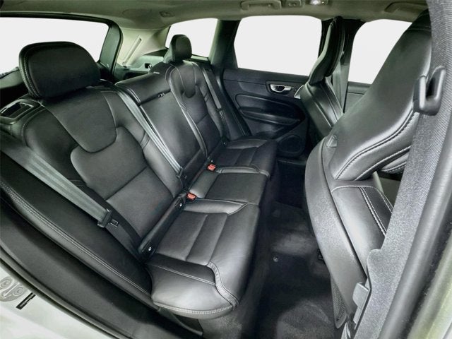 2023 Volvo XC60 Ultimate Dark Theme