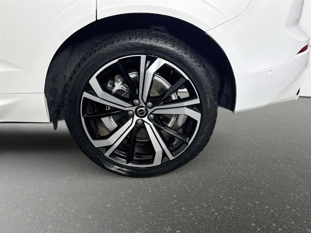 2023 Volvo XC60 Ultimate Dark Theme