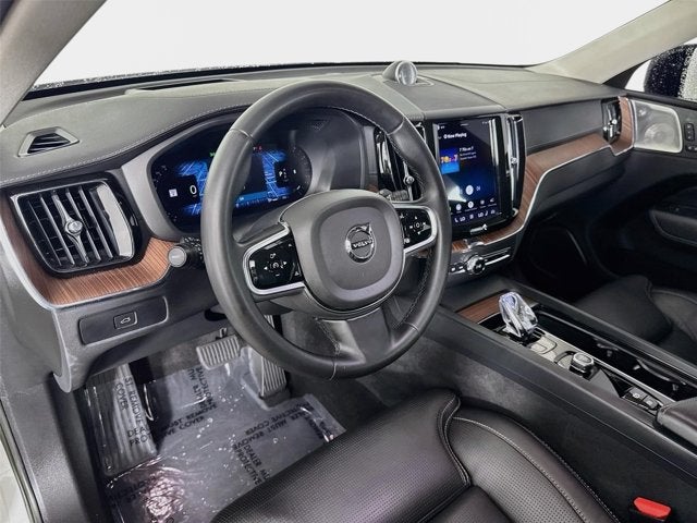 2023 Volvo XC60 Ultimate Dark Theme
