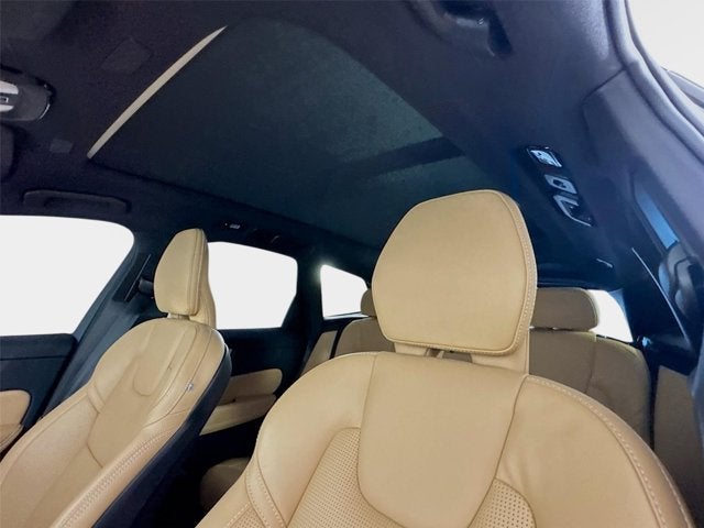 2023 Volvo XC60 Ultimate Dark Theme