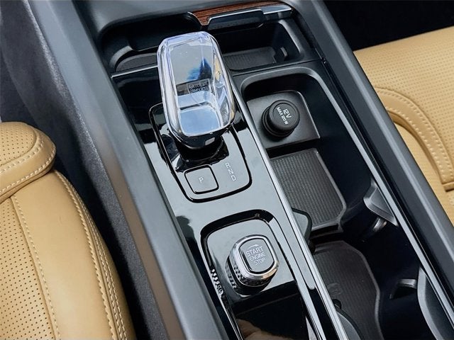 2023 Volvo XC60 Ultimate Dark Theme
