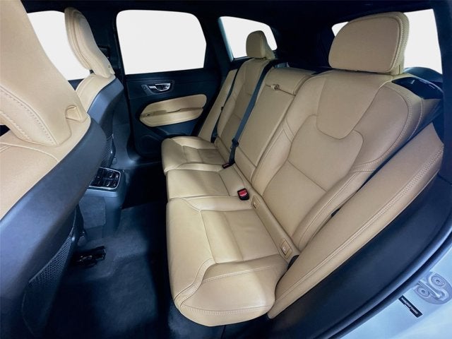 2023 Volvo XC60 Ultimate Dark Theme