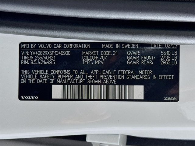 2023 Volvo XC60 Ultimate Dark Theme