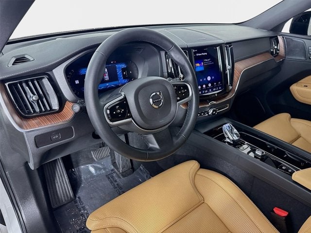 2023 Volvo XC60 Ultimate Dark Theme