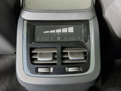 2022 Volvo XC90 Momentum