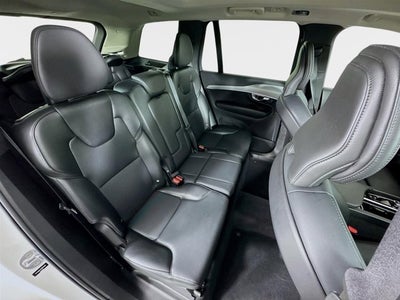 2022 Volvo XC90 Momentum