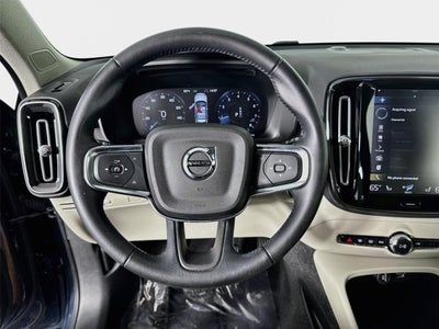 2021 Volvo XC40 Momentum