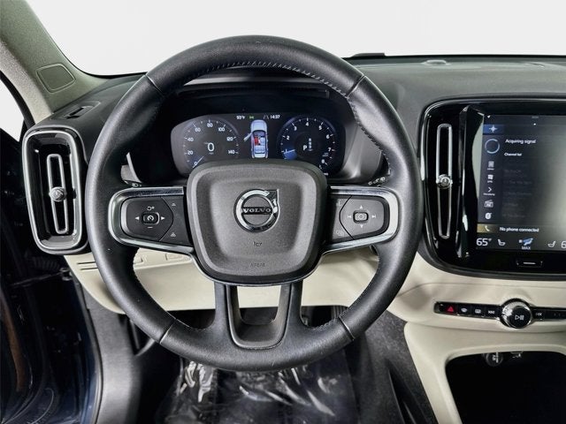 2021 Volvo XC40 Momentum