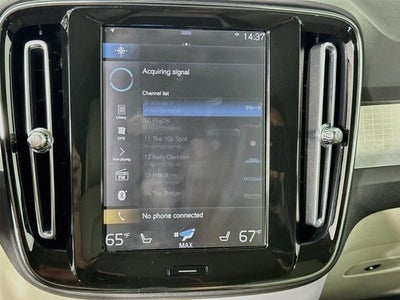 2021 Volvo XC40 Momentum