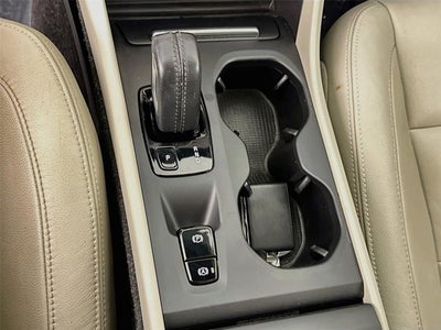 2021 Volvo XC40 Momentum