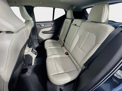 2021 Volvo XC40 Momentum