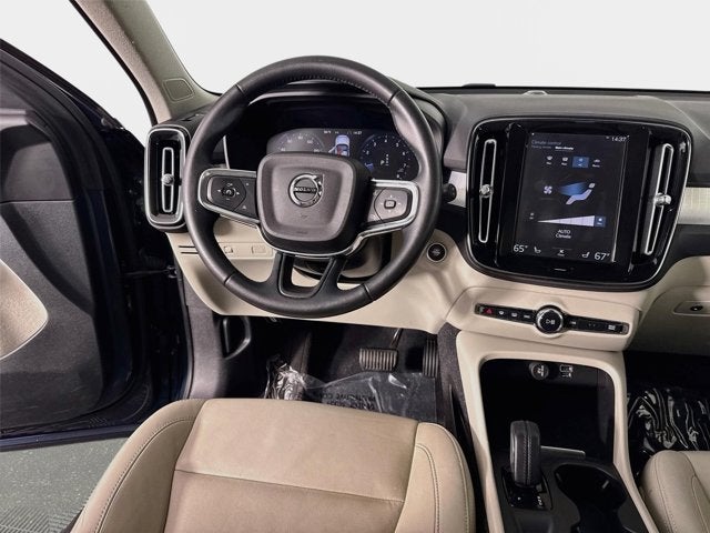 2021 Volvo XC40 Momentum