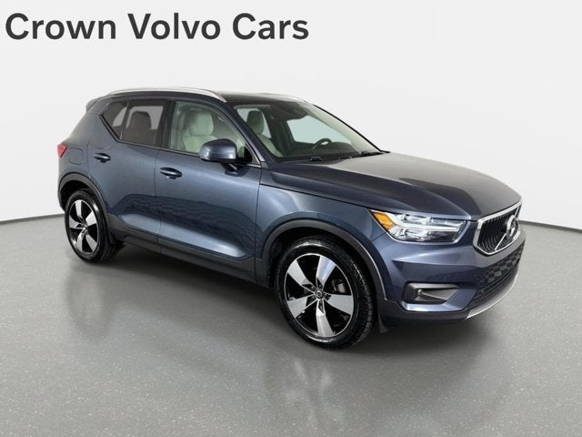 2021 Volvo XC40 Momentum