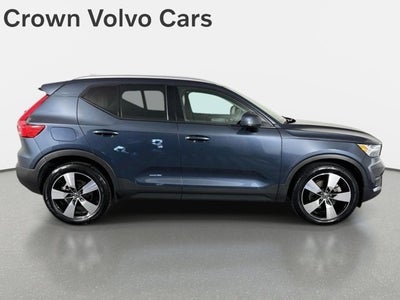 2021 Volvo XC40 Momentum