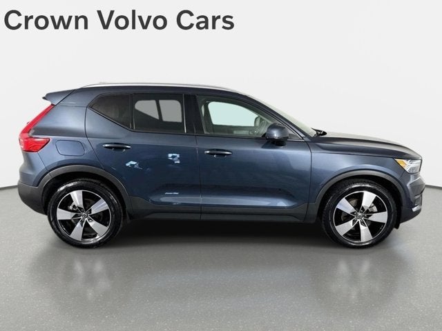 2021 Volvo XC40 Momentum