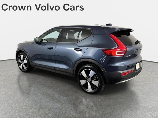 2021 Volvo XC40 Momentum