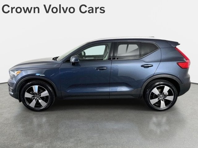 2021 Volvo XC40 Momentum