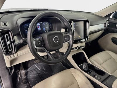 2021 Volvo XC40 Momentum