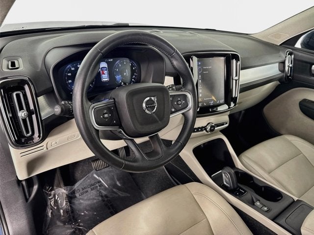 2021 Volvo XC40 Momentum