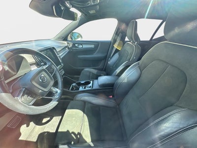 2020 Volvo XC40 R-Design