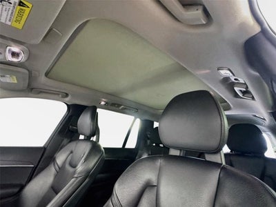 2020 Volvo XC90 Momentum