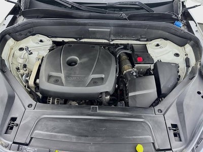 2019 Volvo XC90 Momentum