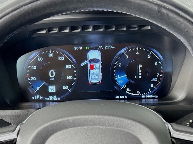 2022 Volvo XC90 Momentum