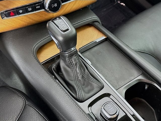 2022 Volvo XC90 Momentum