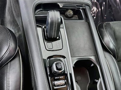 2021 Volvo XC90 R-Design