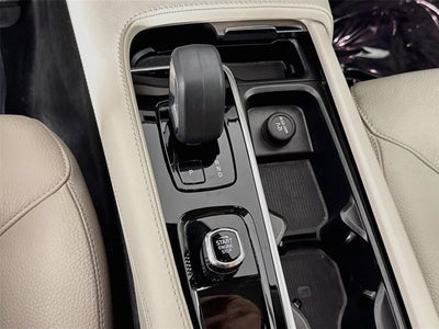 2024 Volvo XC90 Recharge Plug-In Hybrid Plus Bright Theme