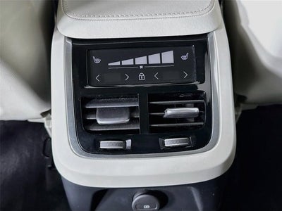 2024 Volvo XC90 Recharge Plug-In Hybrid Plus Bright Theme